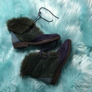 Stuart Weitzman fur shearling boots size 6